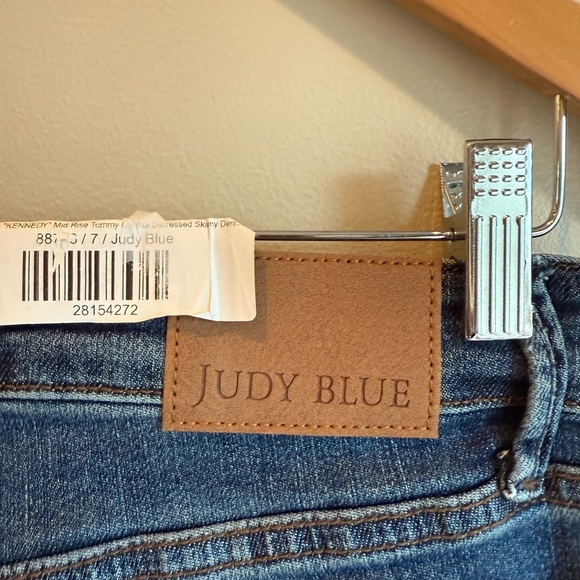 NWT Judy Blue "KENNEDY" Mid‎ Rise Tummy Control Distressed Skinny Denim Jeans 7 - Picture 4 of 7